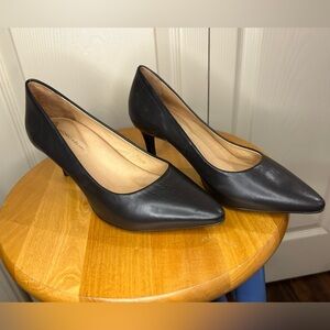 Antonio Melani Black leather kitten heels NWOT size 5 1/2 M